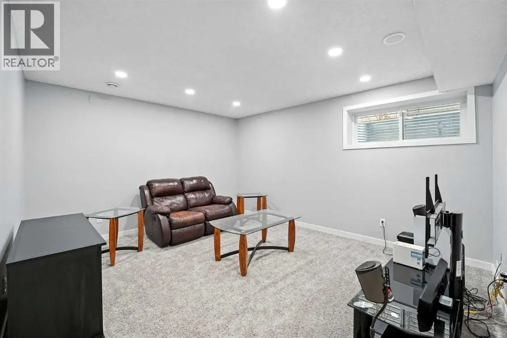 247 Copperpond Circle SE