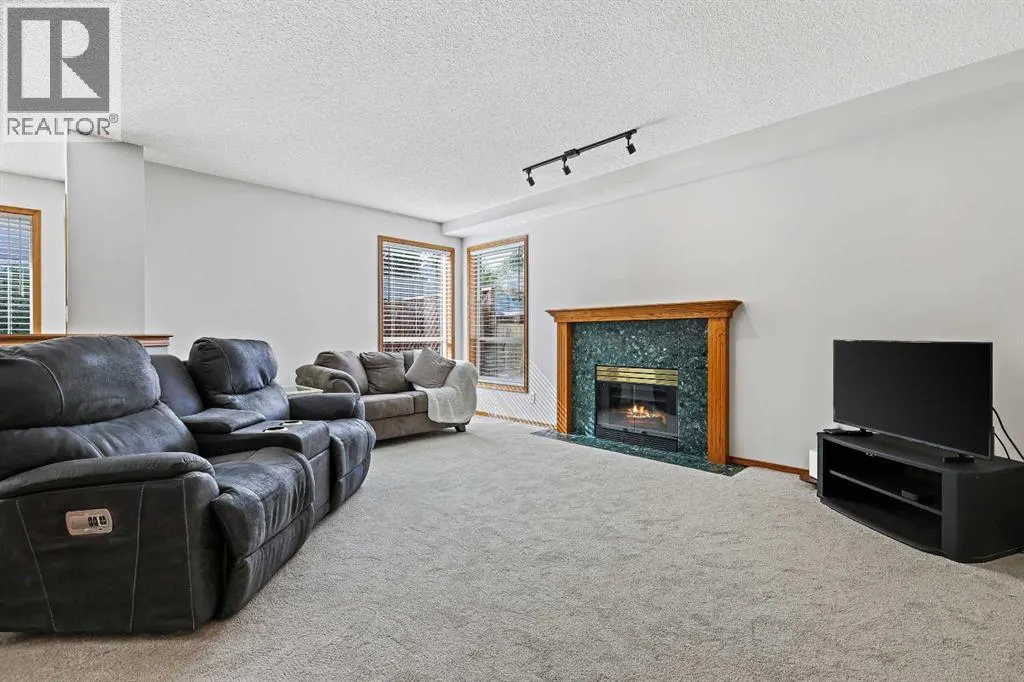 109 Macewan Park View NW