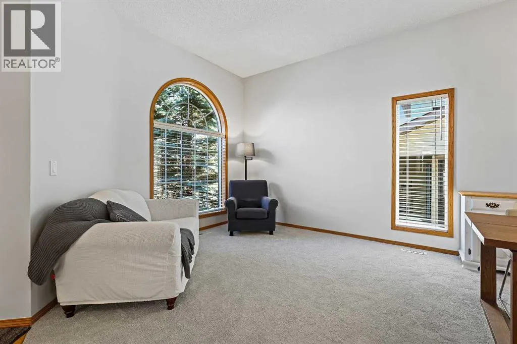 109 Macewan Park View NW