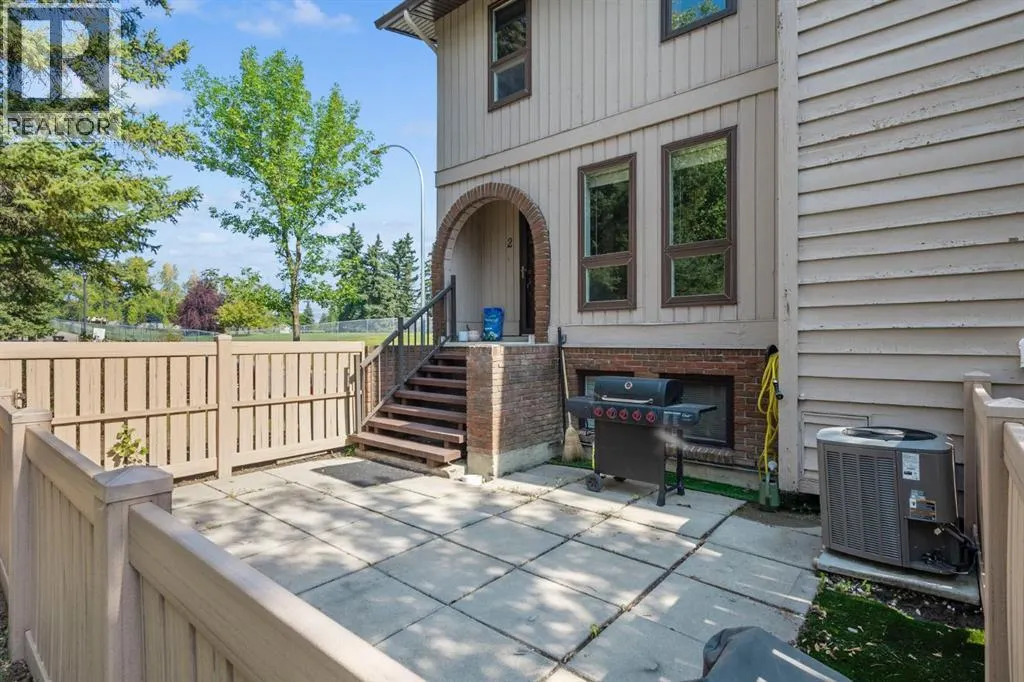 2 Canterbury Gardens SW