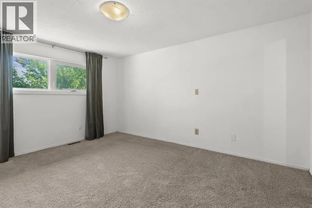 2 Canterbury Gardens SW