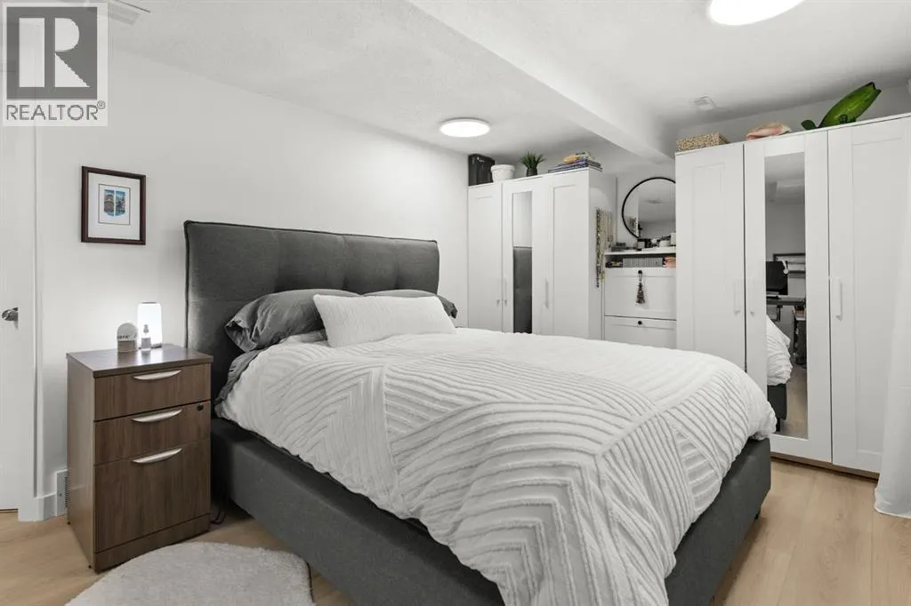 2 Canterbury Gardens SW
