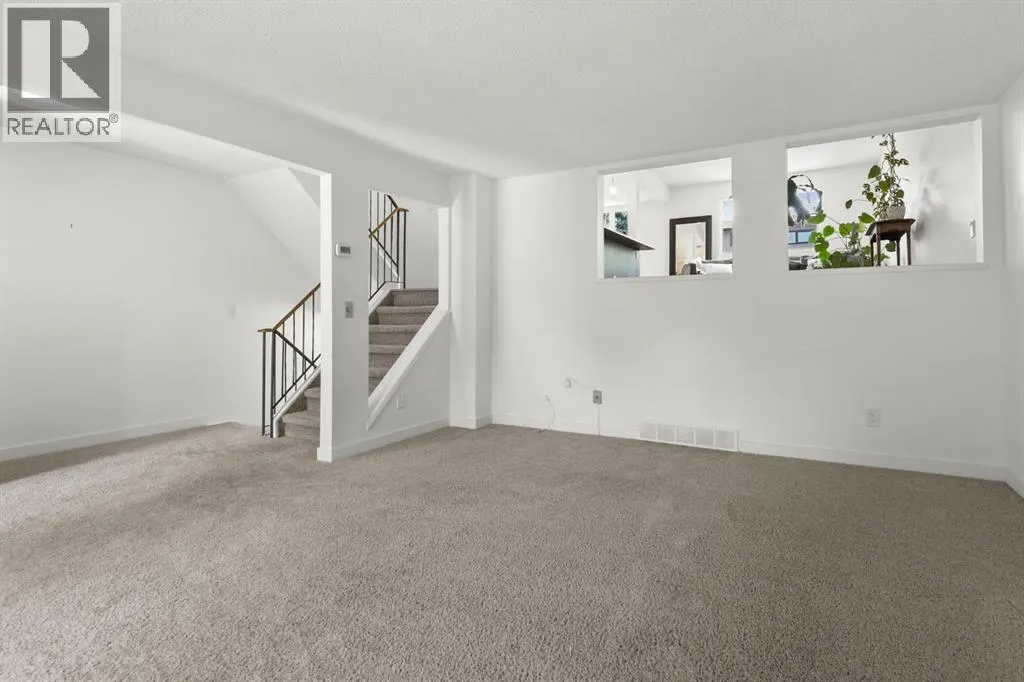 2 Canterbury Gardens SW