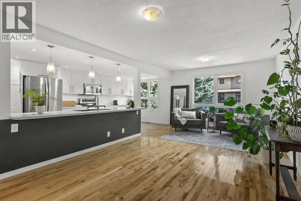 2 Canterbury Gardens SW