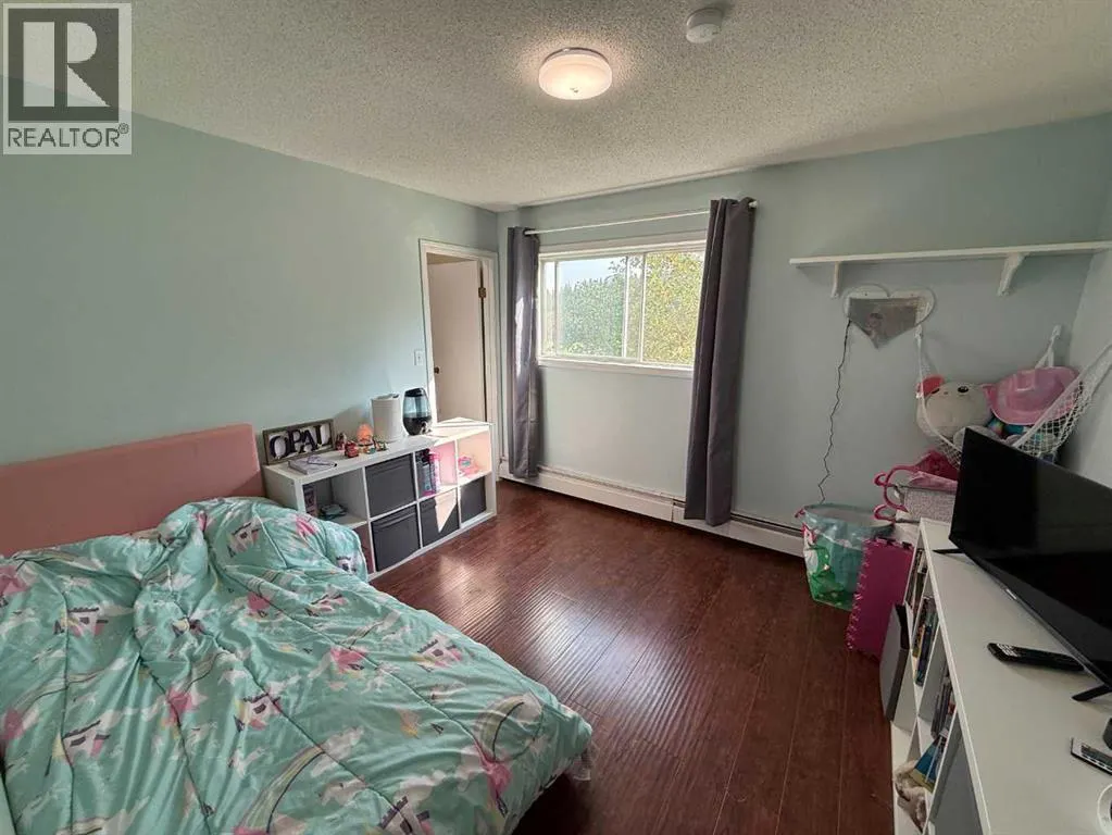 106 West River Road