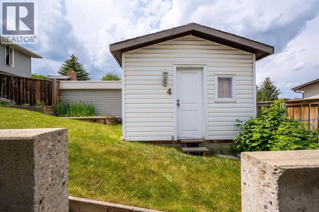 4 Beddington Way NE