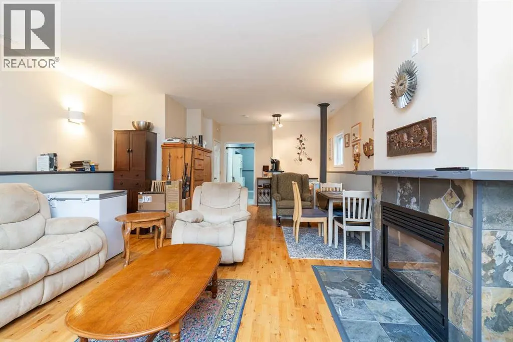 30 Heritage Crescent W