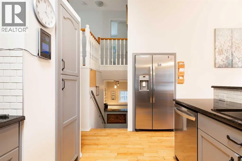 30 Heritage Crescent W
