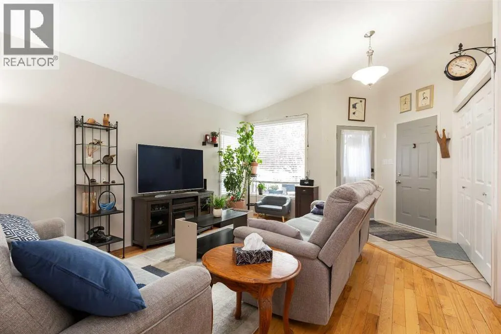 30 Heritage Crescent W