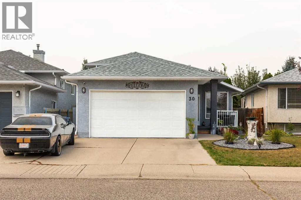 30 Heritage Crescent W