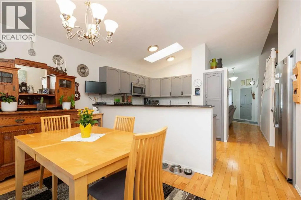 30 Heritage Crescent W