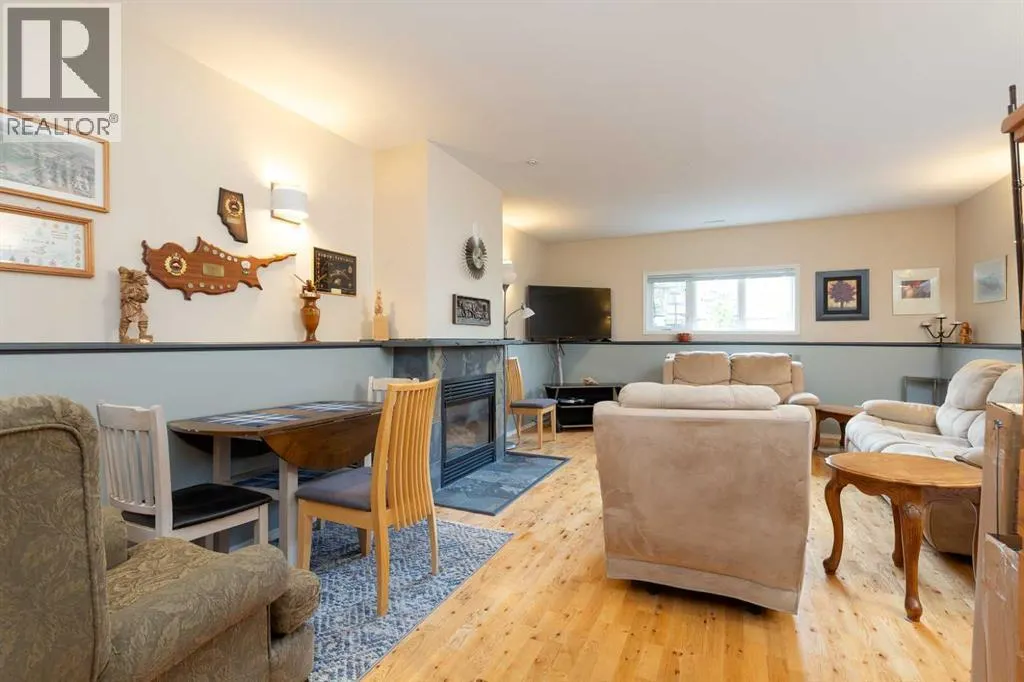 30 Heritage Crescent W