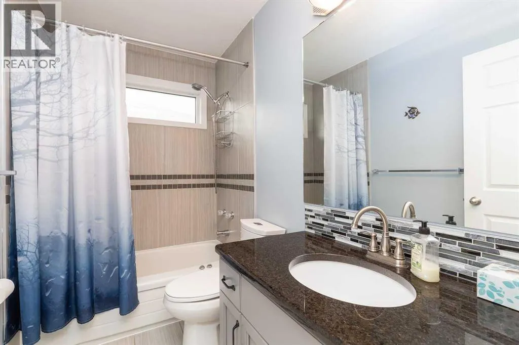 30 Heritage Crescent W