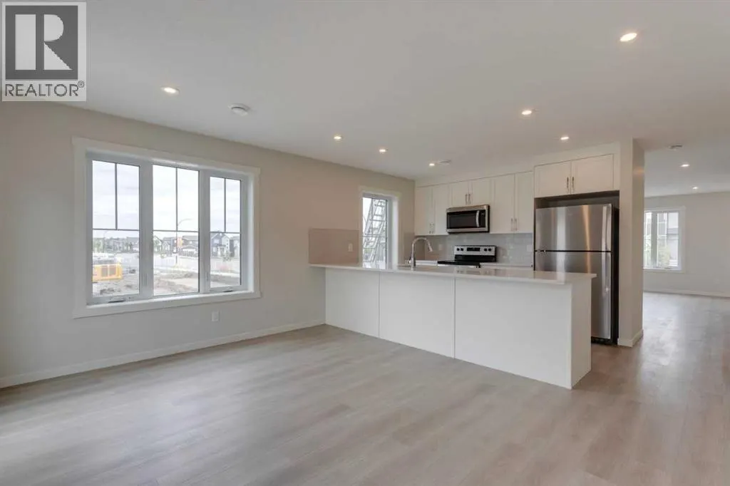 215, 40 Livingston Parade NE