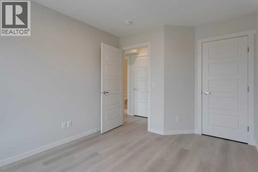 215, 40 Livingston Parade NE