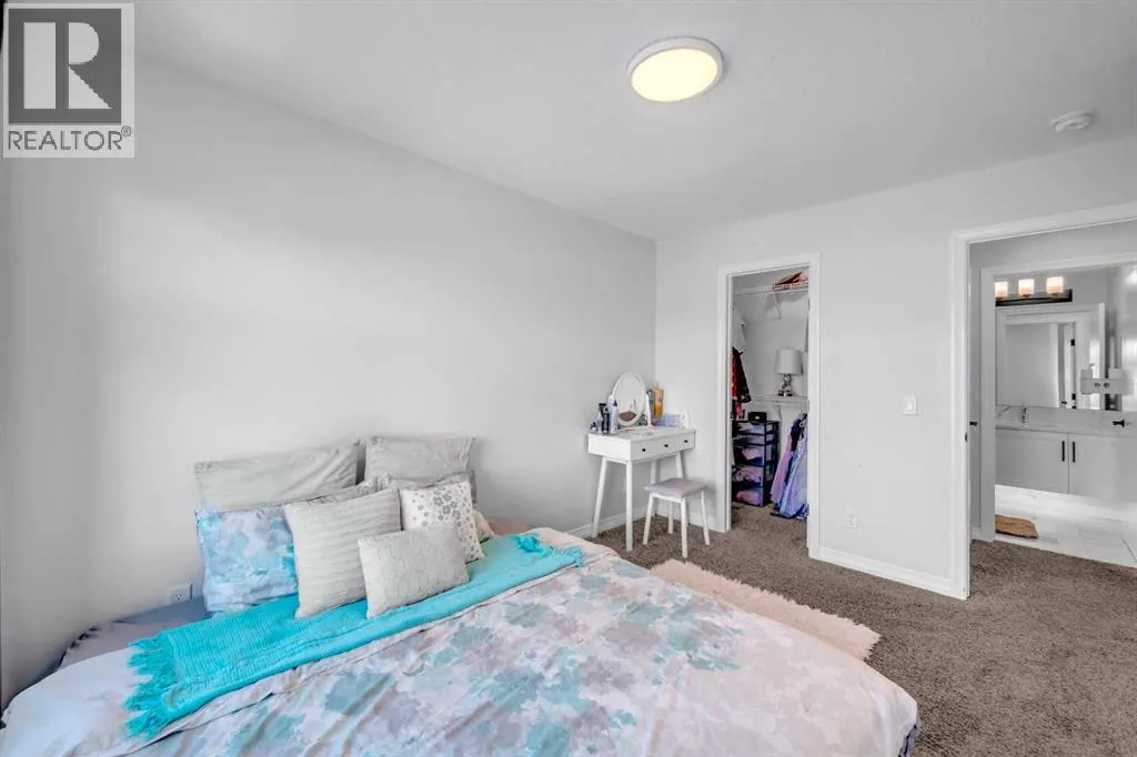 313 Corner Meadows Way NE
