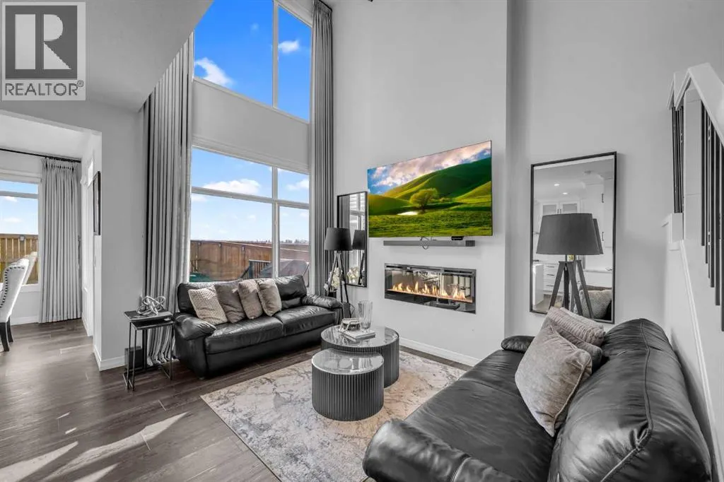 313 Corner Meadows Way NE