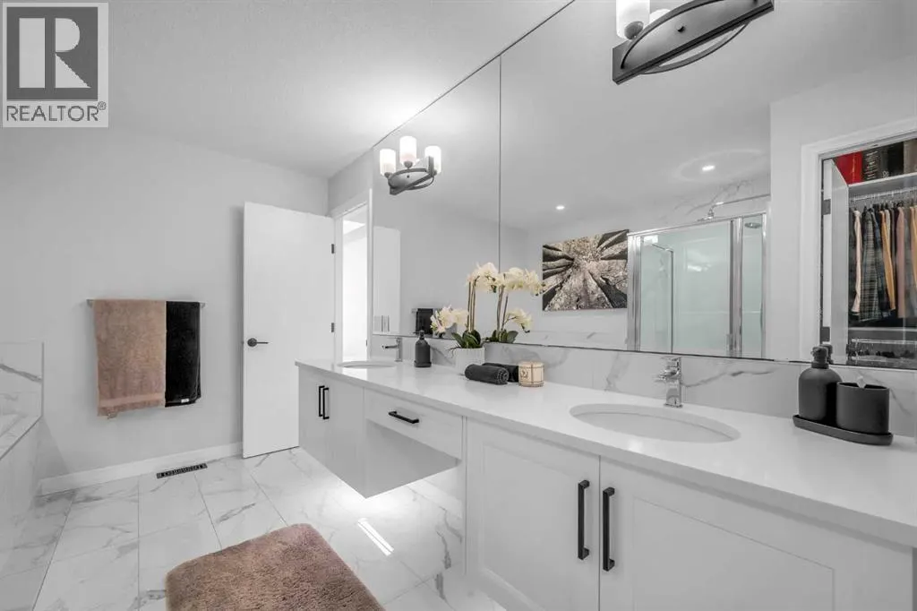 313 Corner Meadows Way NE