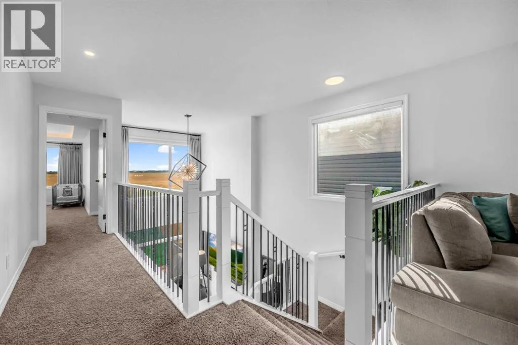 313 Corner Meadows Way NE