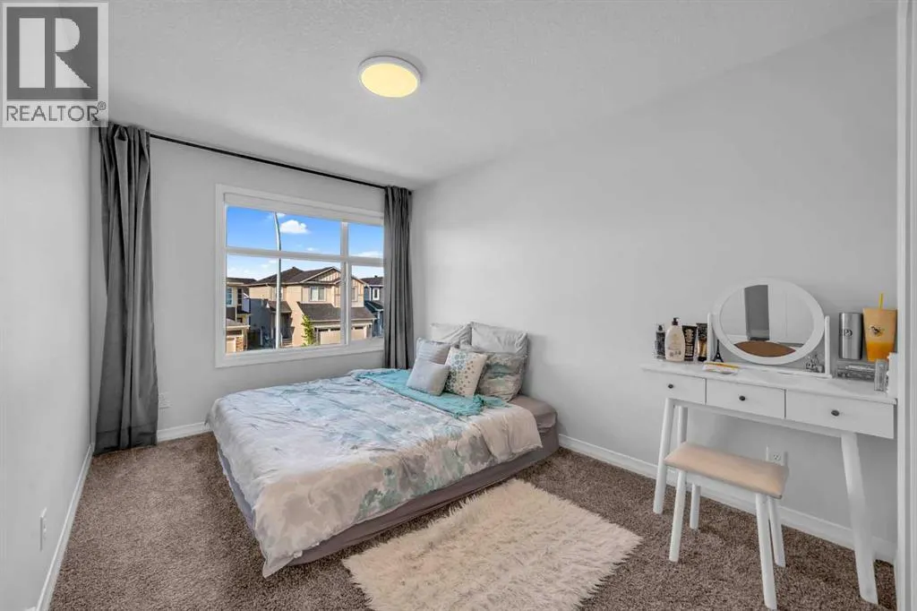 313 Corner Meadows Way NE