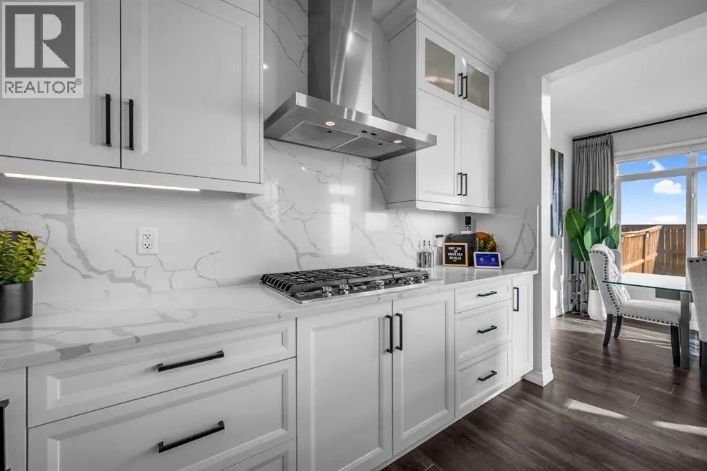 313 Corner Meadows Way NE