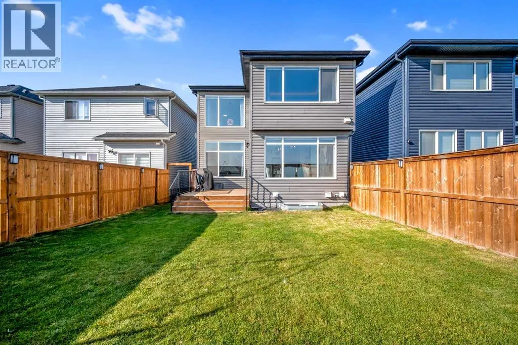 313 Corner Meadows Way NE