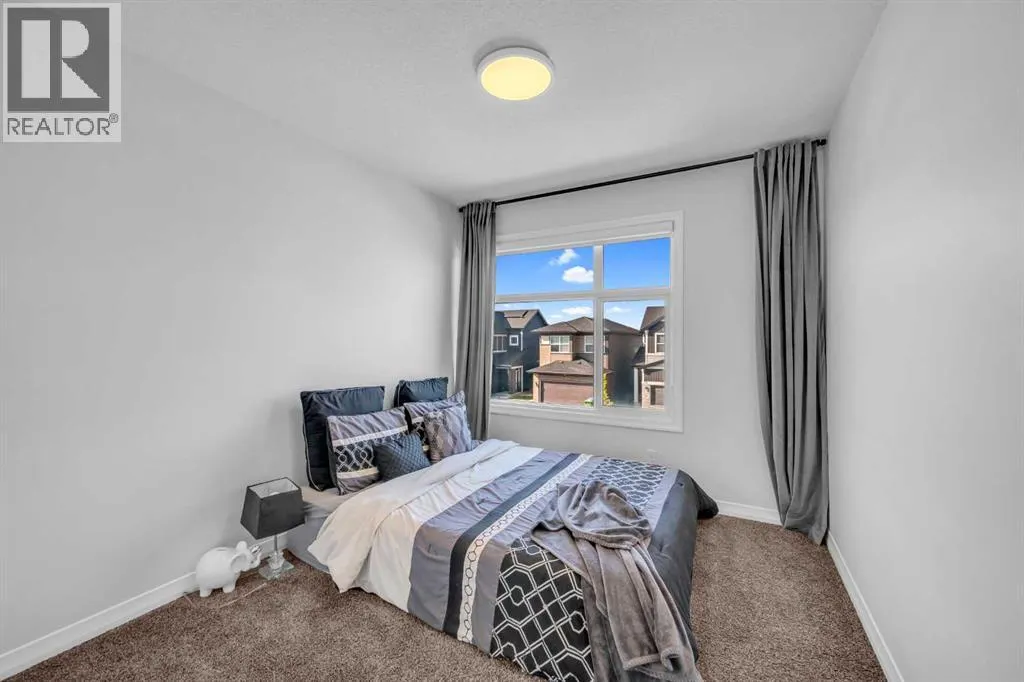 313 Corner Meadows Way NE