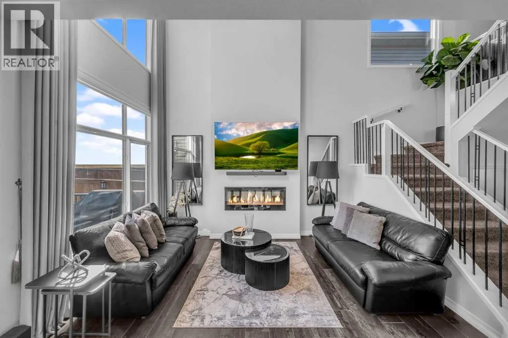313 Corner Meadows Way NE