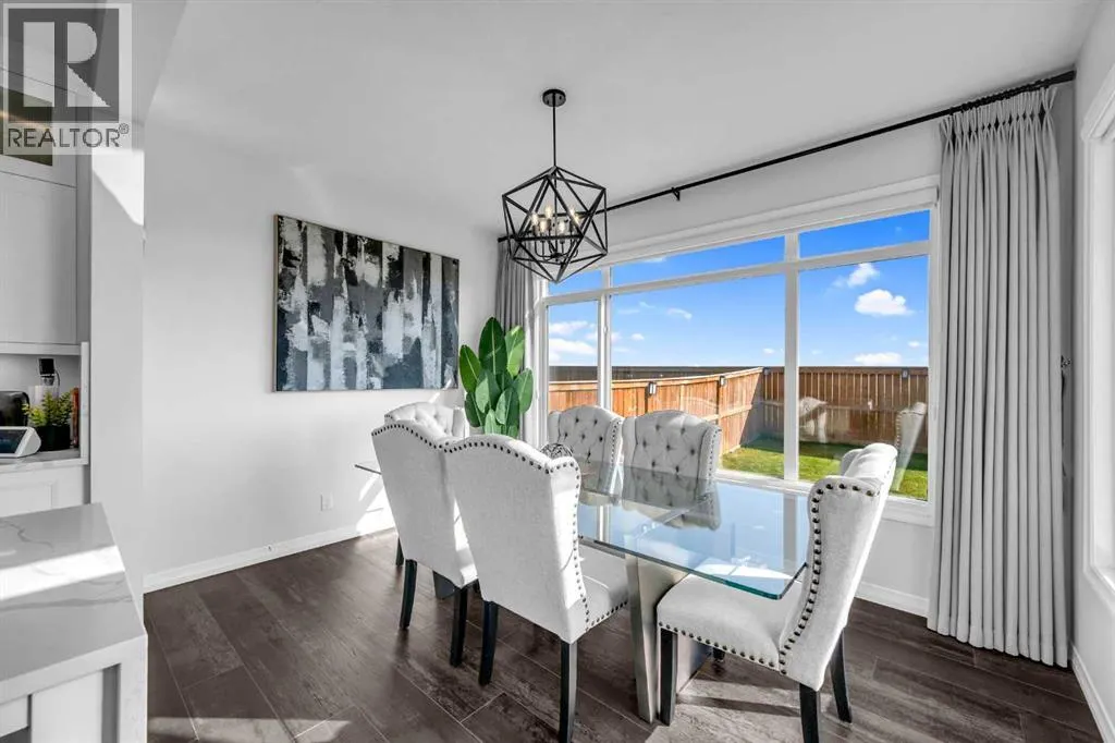 313 Corner Meadows Way NE
