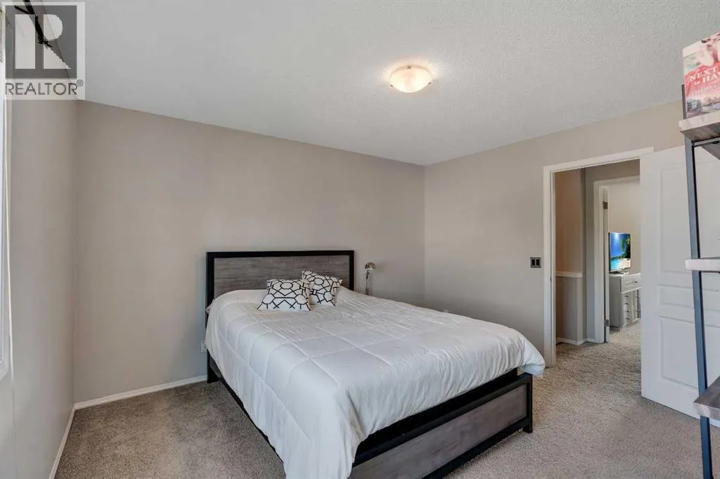 13 Elgin Meadows View SE