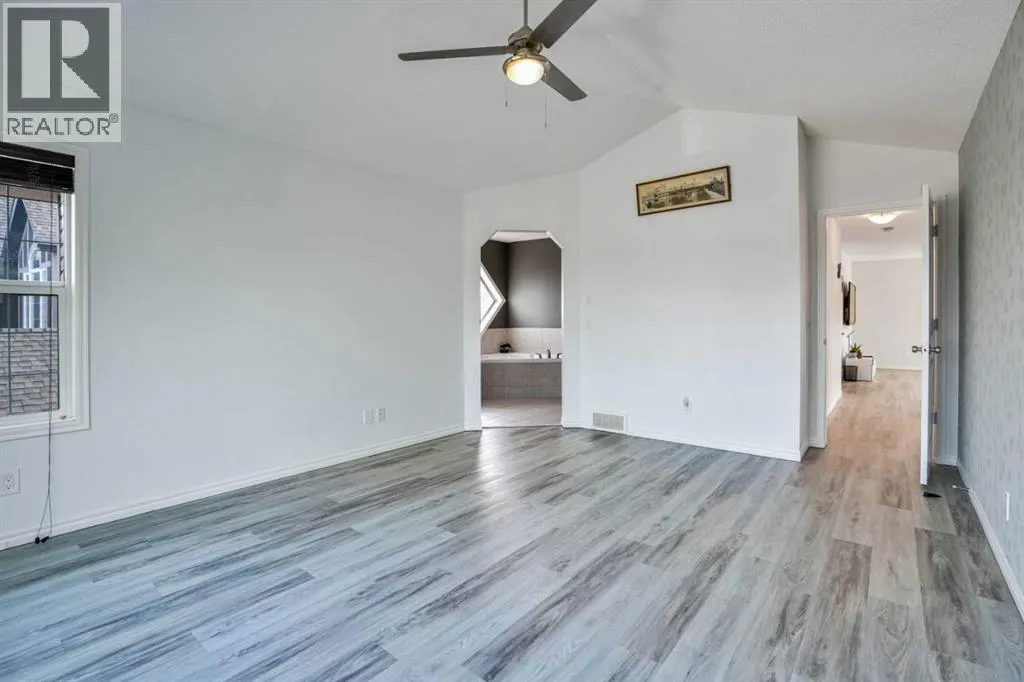 121 mmagenta Crescent