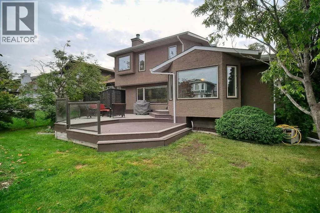 66 Riverside Circle SE