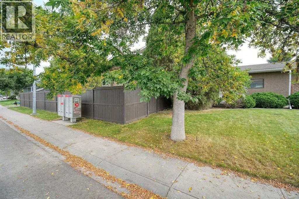 66 Riverside Circle SE