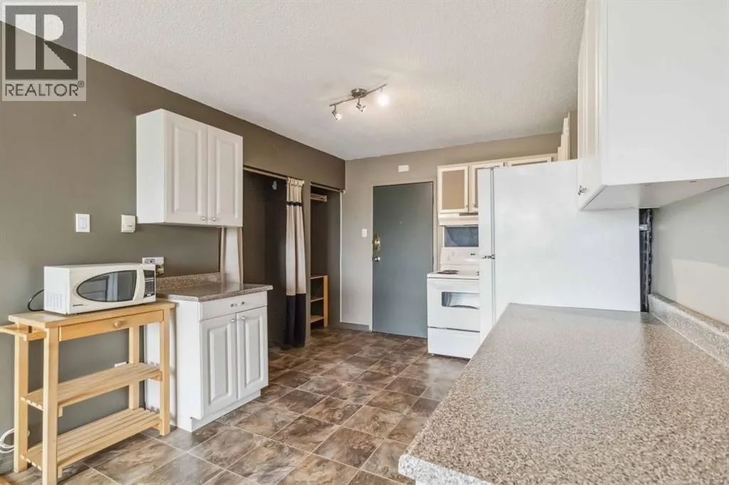 307, 7 Clearwater Crescent