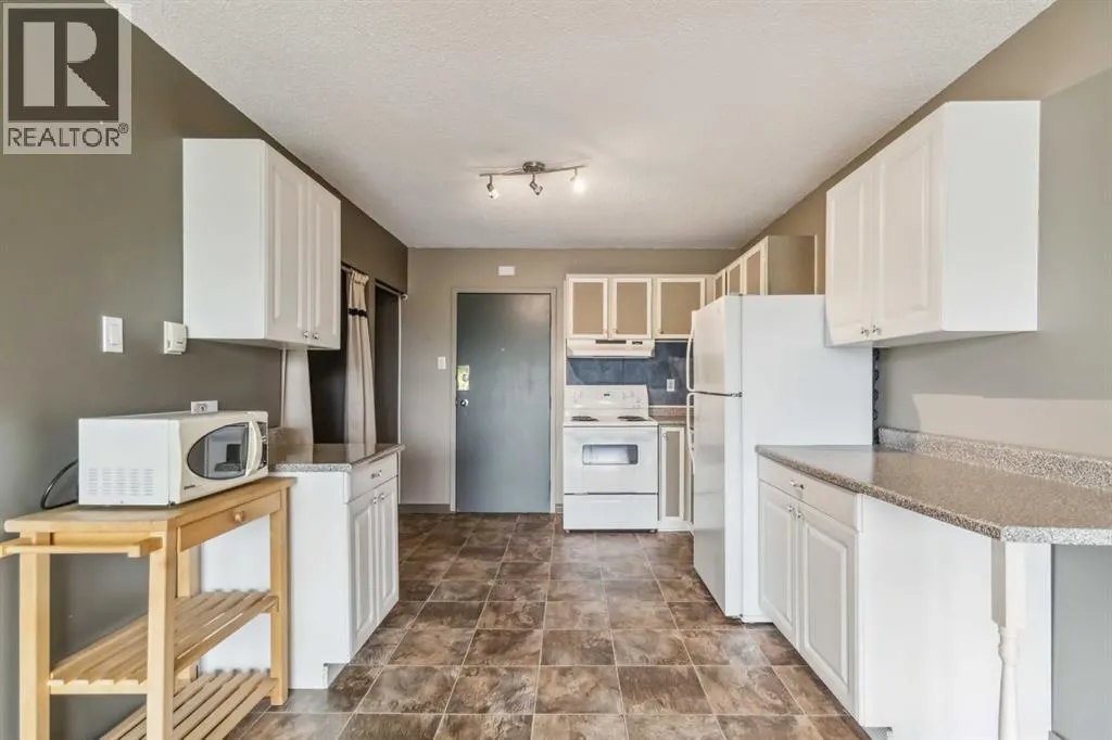307, 7 Clearwater Crescent