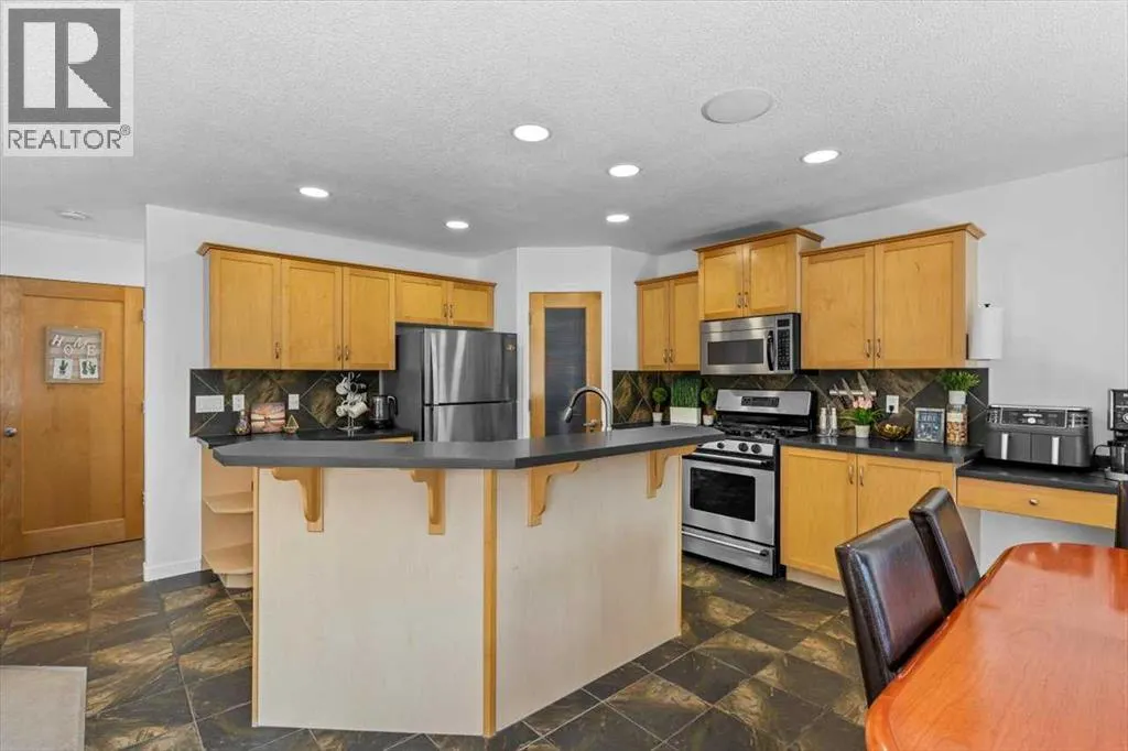 57 Everwillow Boulevard SW