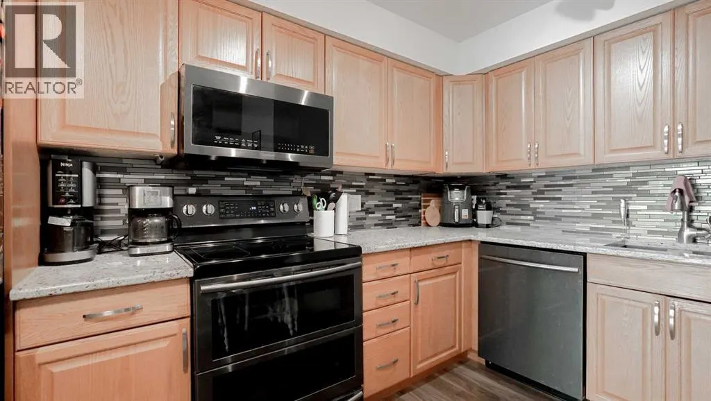 415, 1632 Saamis Drive NW