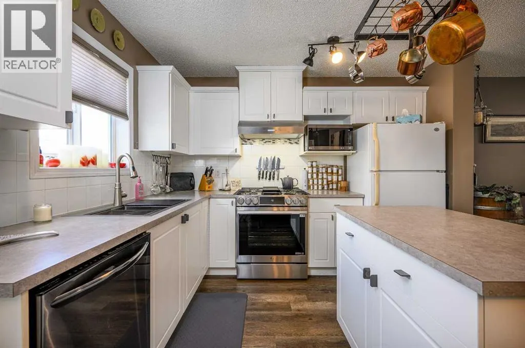 162 Citadel Mesa Close NW