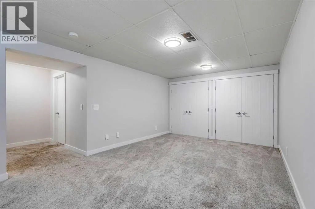 157 Chaparral Court SE