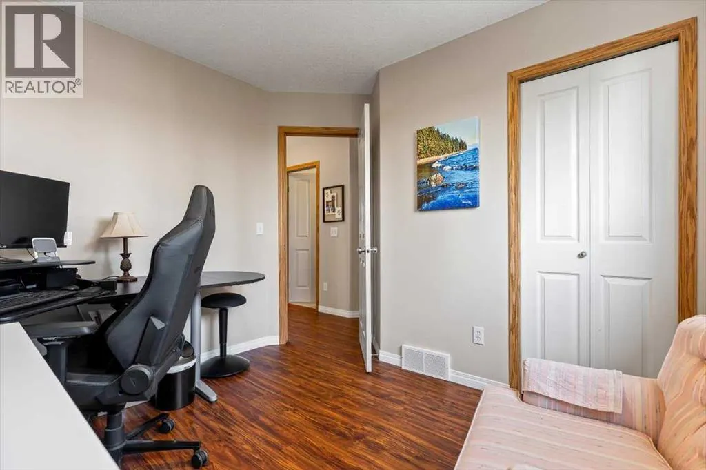 27 Tuscany Ridge Heights NW