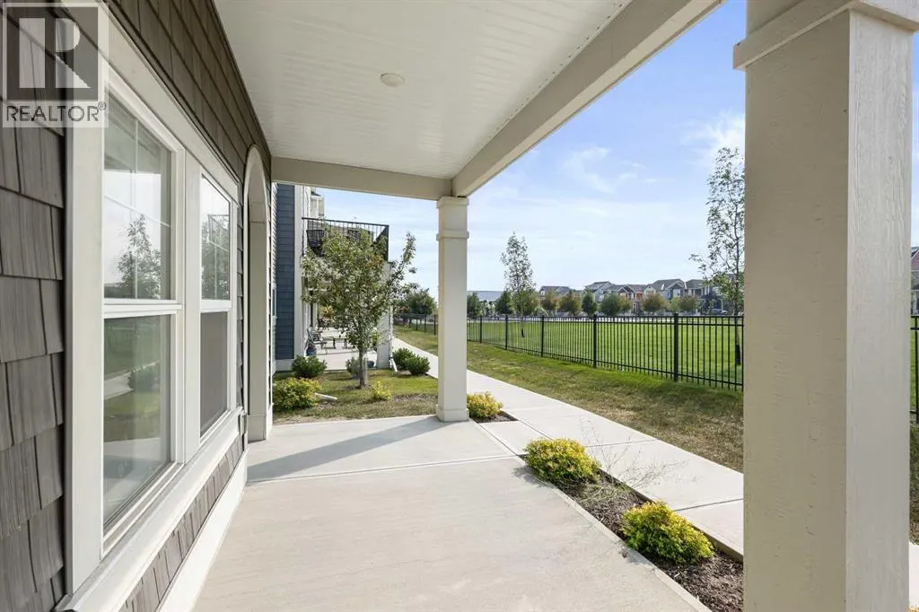 415 South Point Lane SW