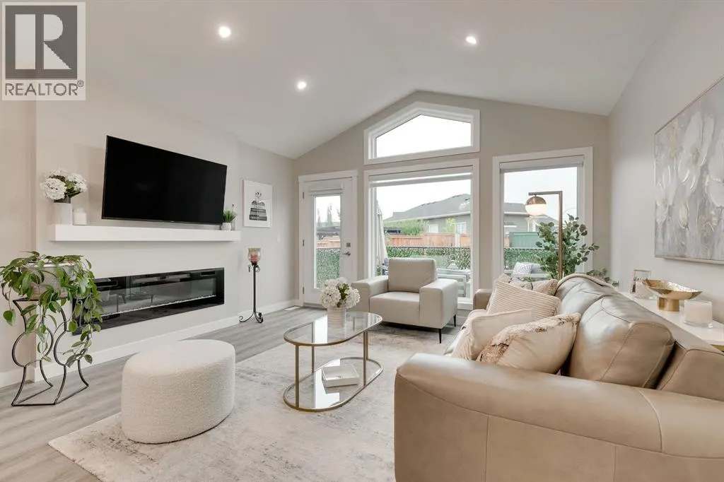 185 Riverwood Crescent