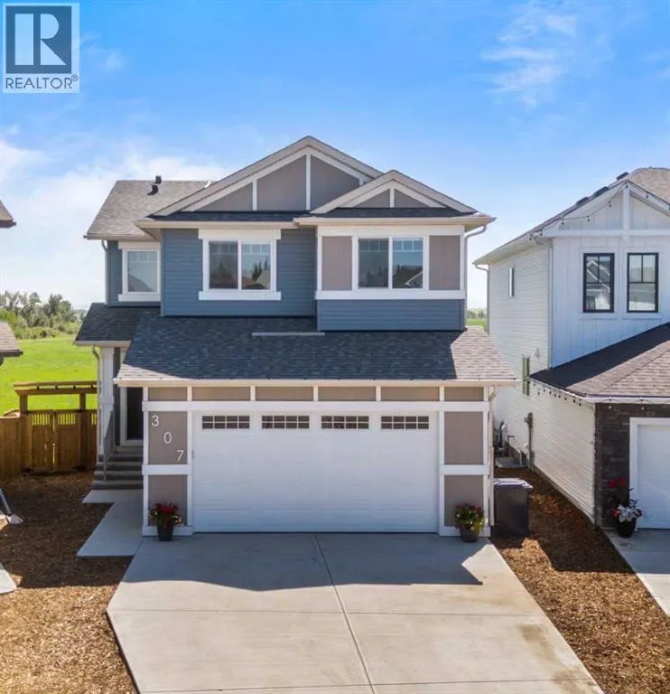 307 Monterey Place SE