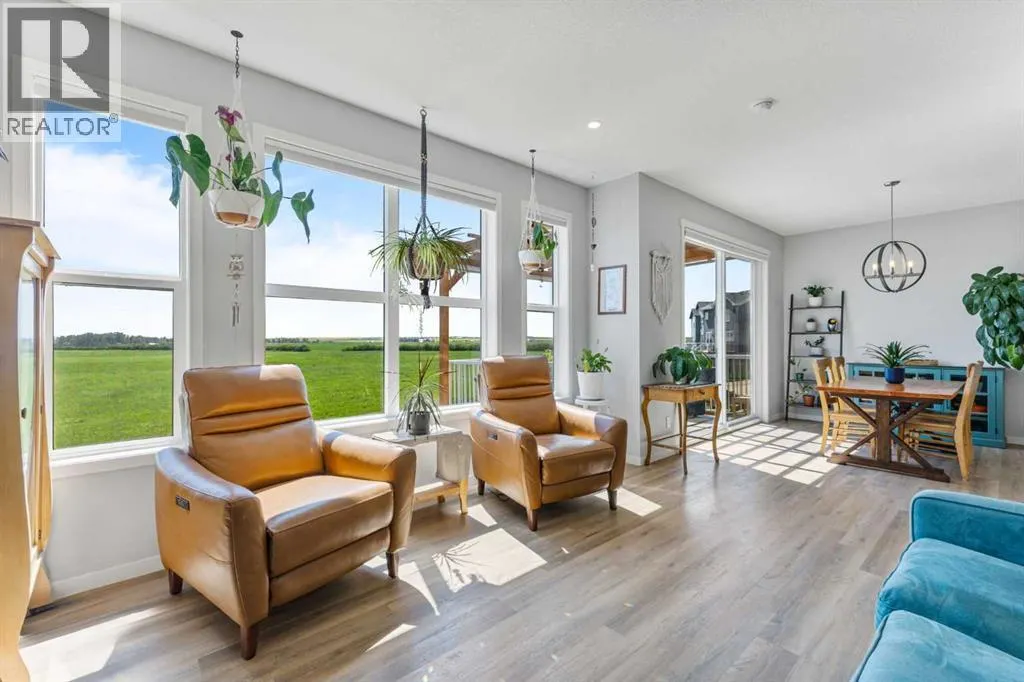 307 Monterey Place SE