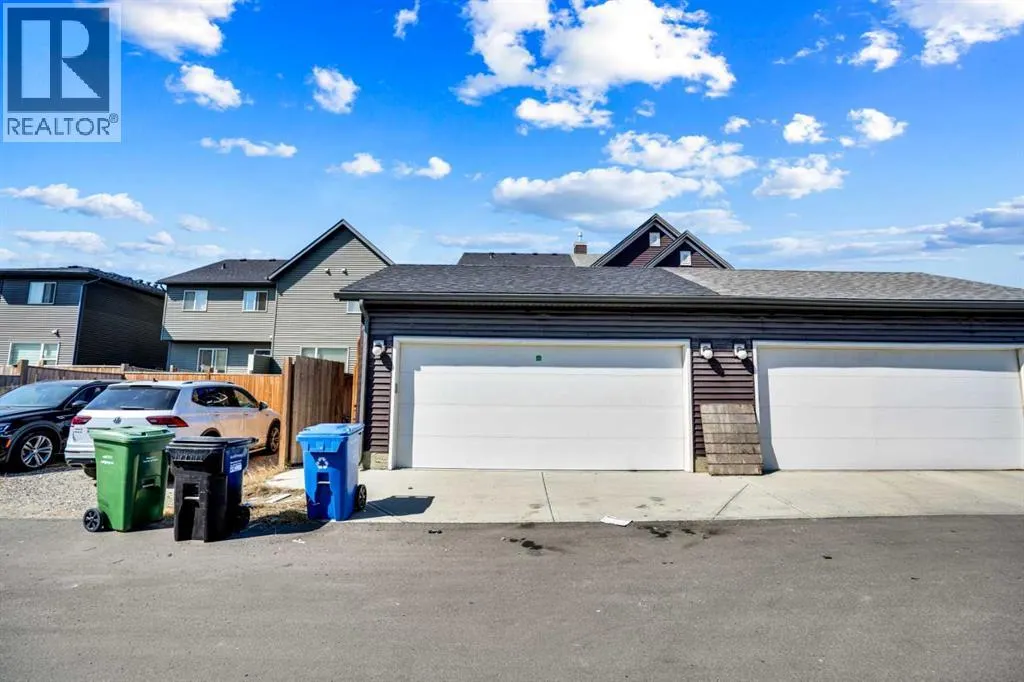 215 Savanna Parade NE
