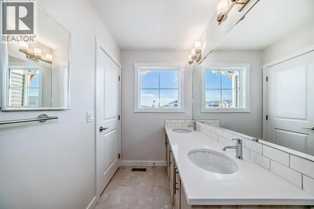 54 Homestead Common NE