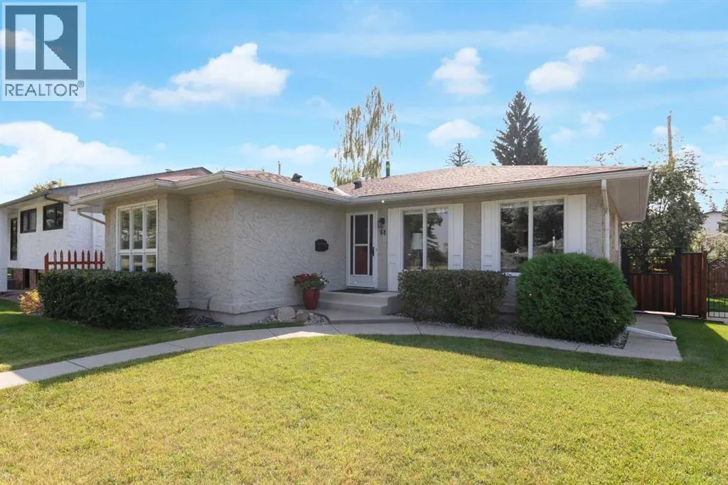 64 Lake Emerald Road SE
