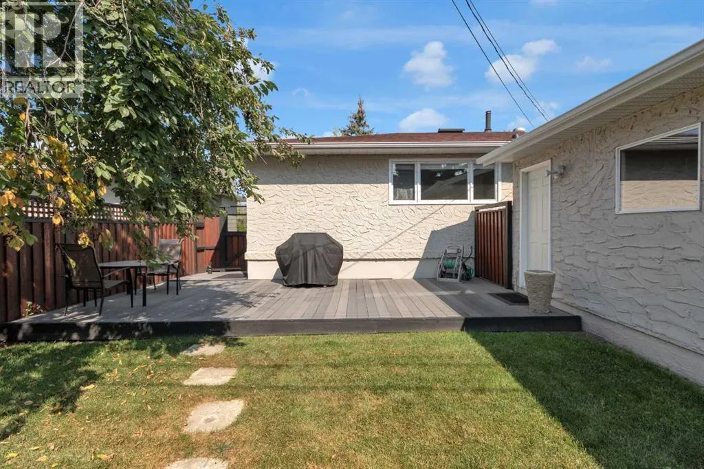 64 Lake Emerald Road SE