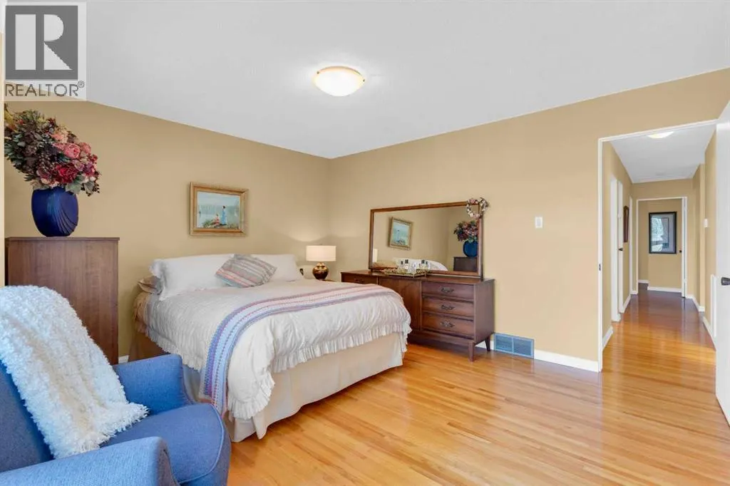 64 Lake Emerald Road SE