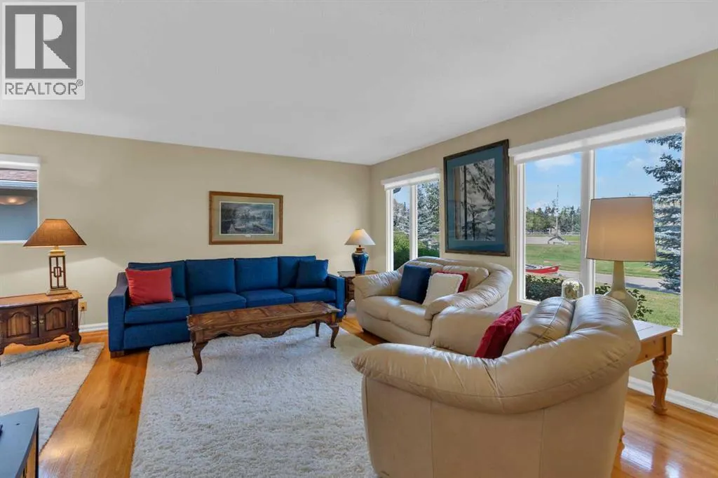 64 Lake Emerald Road SE